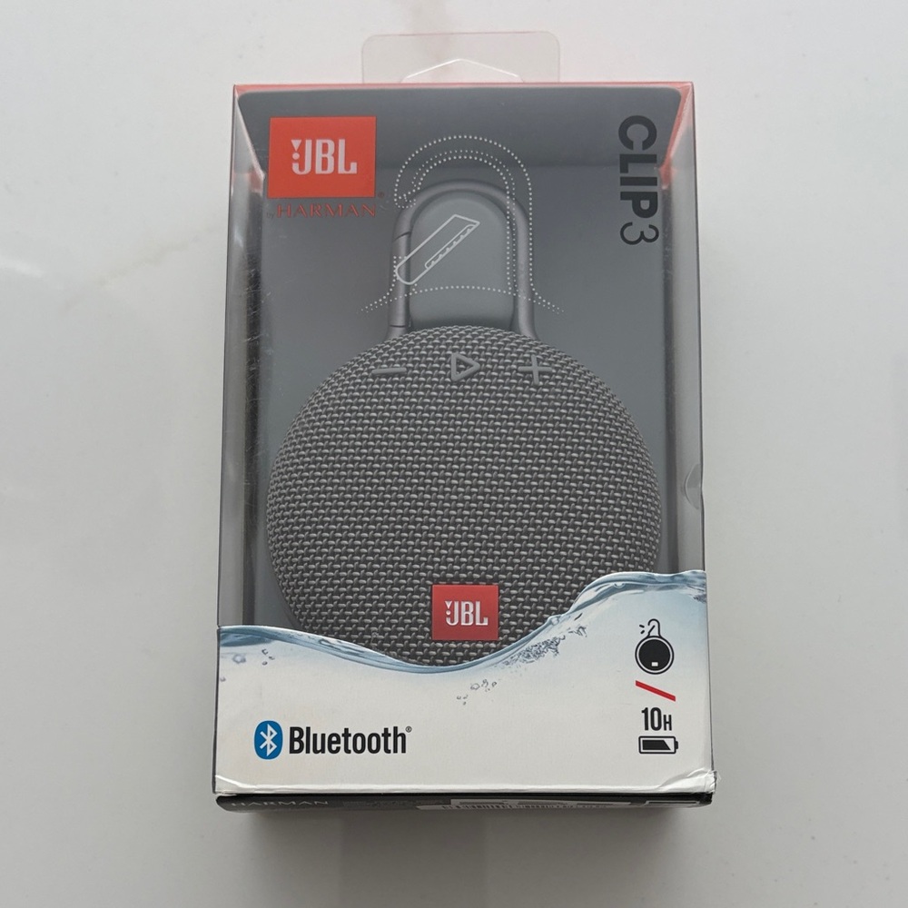 JBL Clip 3 Bluetooth Speaker - Silver